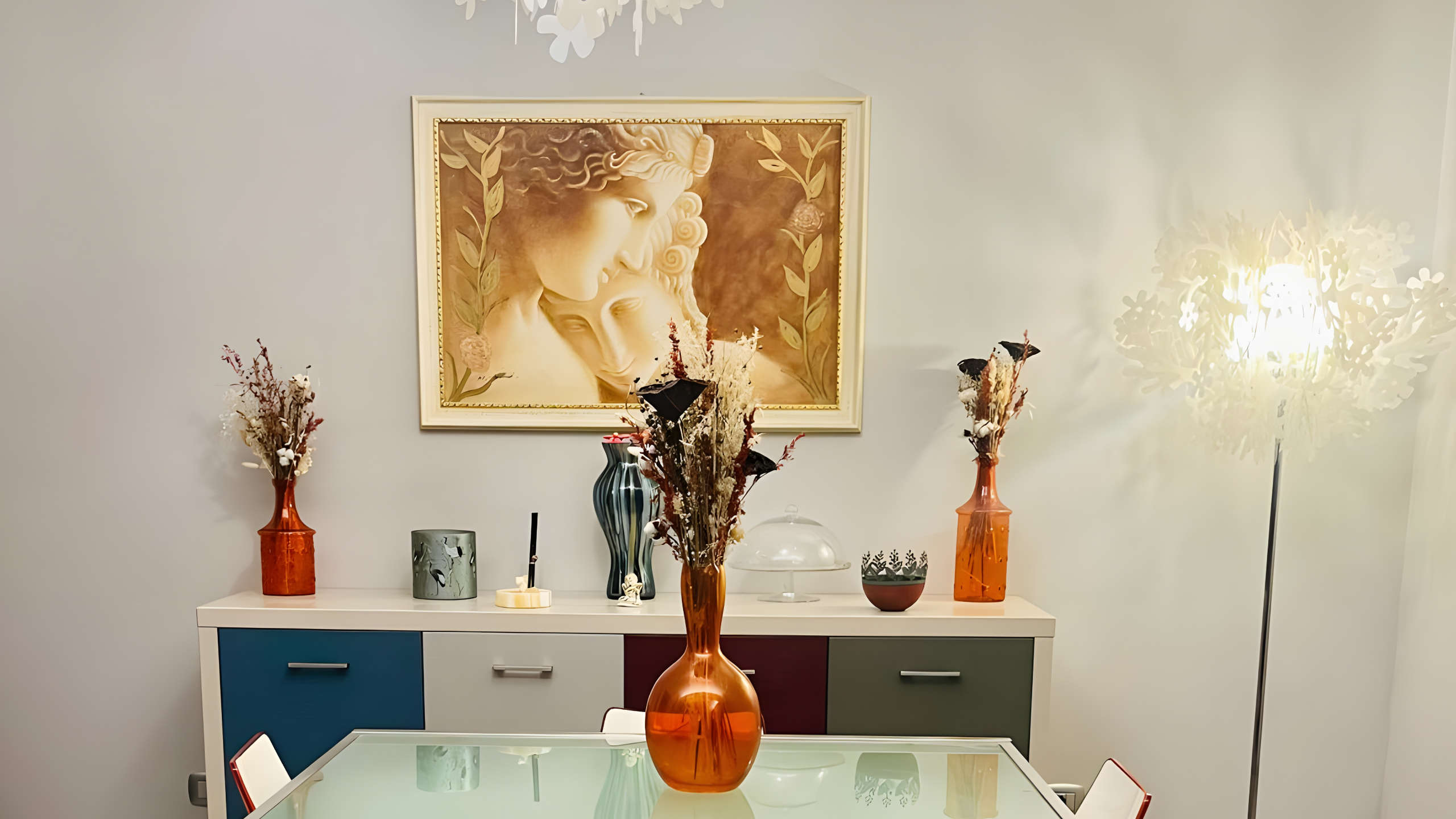Dettaglio della sala da pranzo arredata di Vicolo in fiore house